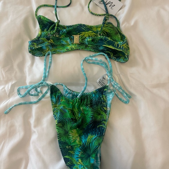 Tropical Leaf Print Bikini Set - Picture 2 of 3